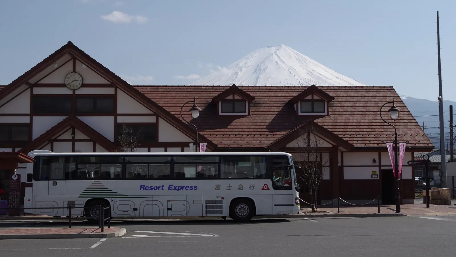 A highway bus to Kawaguchiko