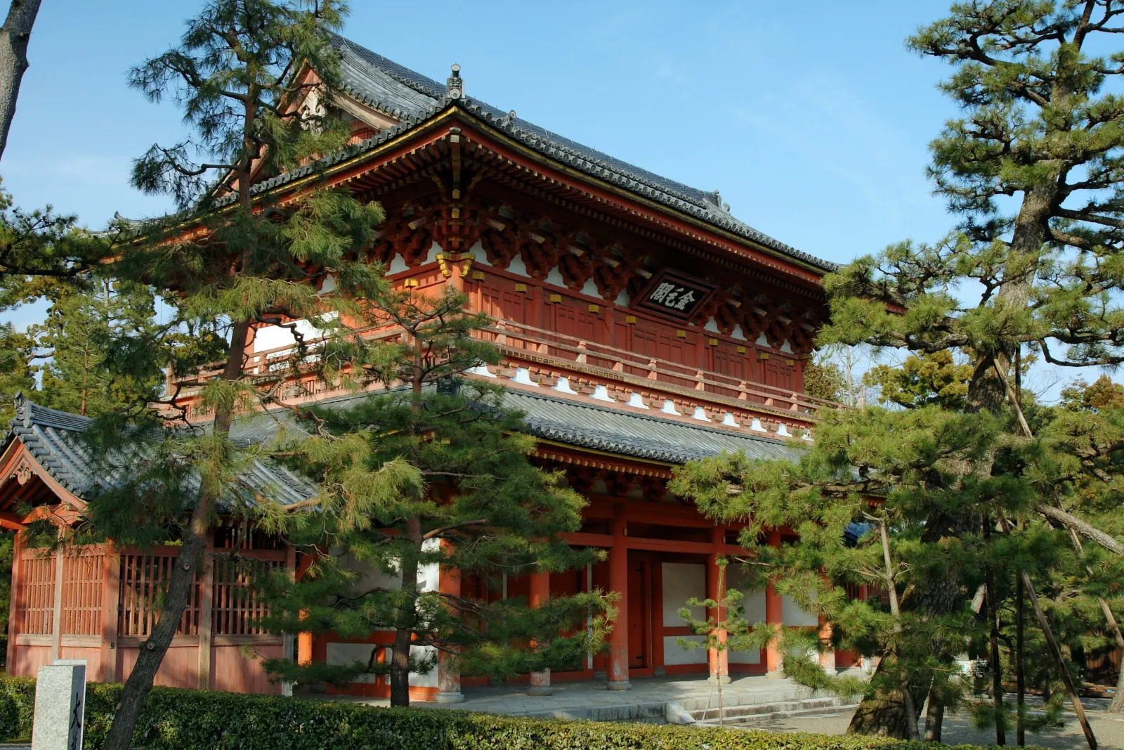 Daitoku-ji's two-storey main gate
