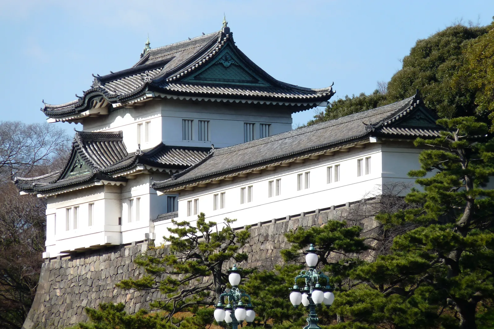 Fushimi-yagura above the palace walls, seen up close